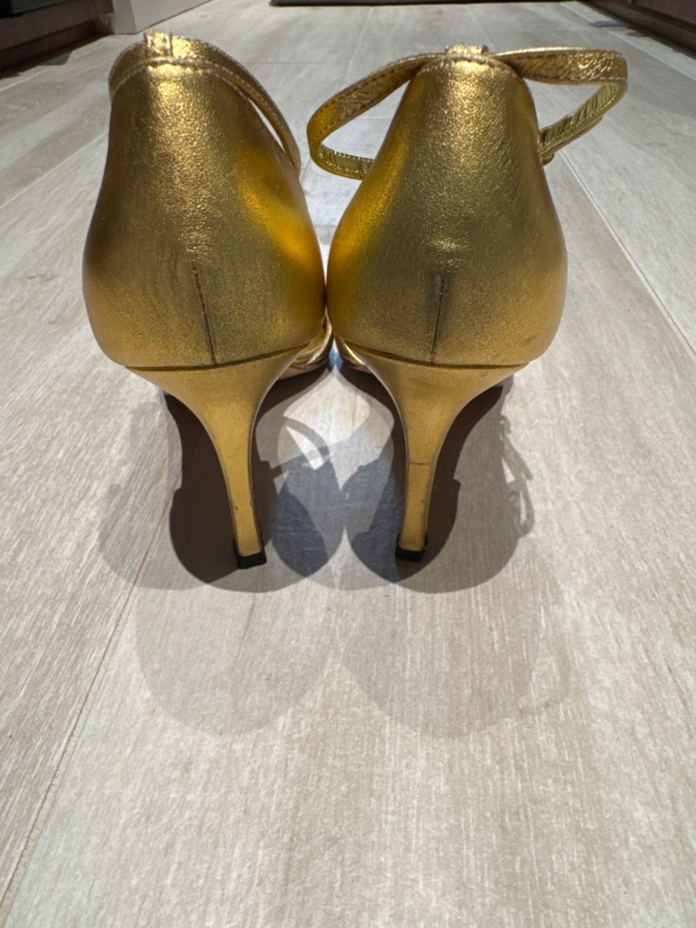 Manolo Blahnik, metallic gold strappy heels size 8 - Picture 6 of 12